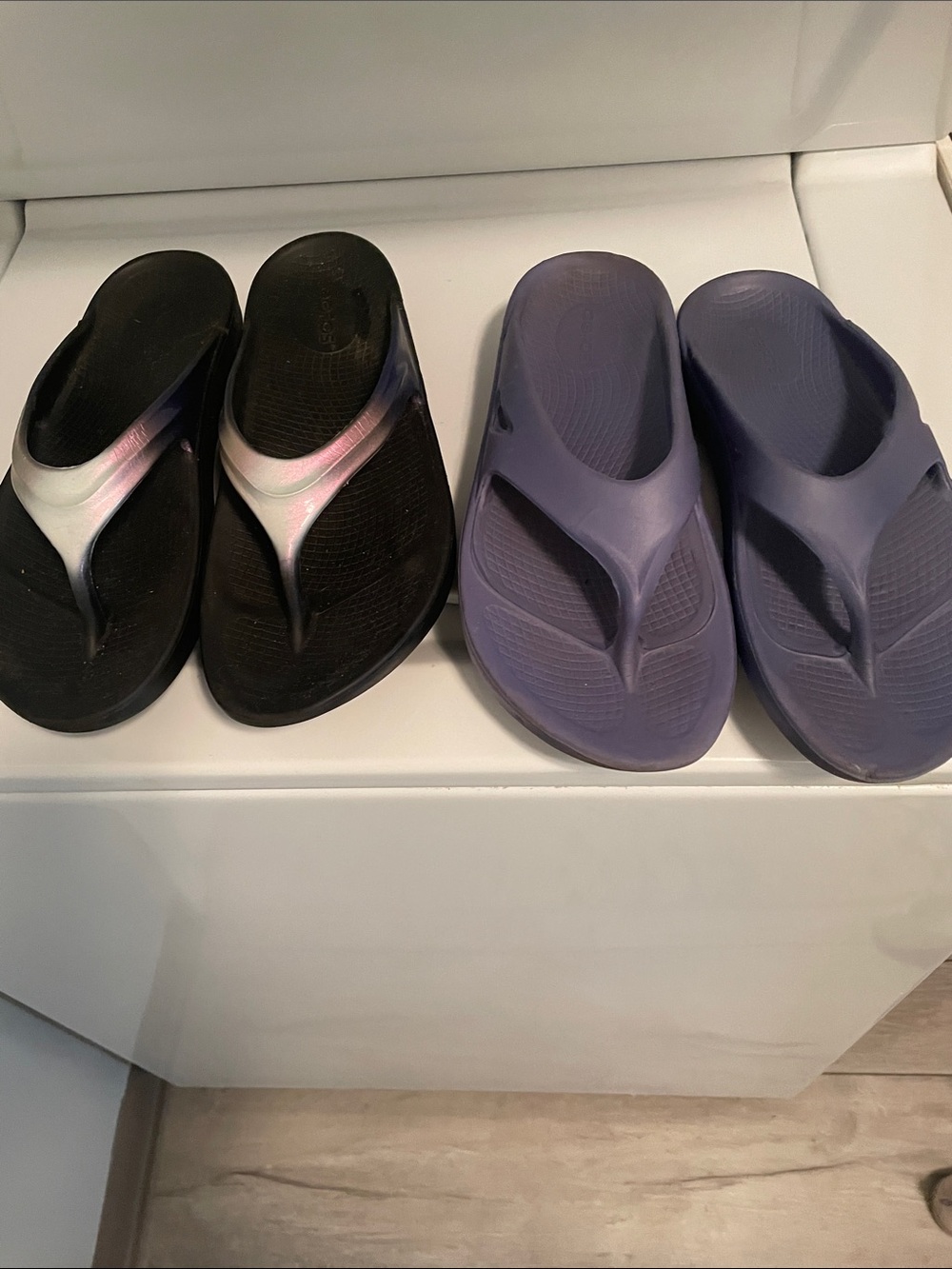 OOFOS Lavender Purple Flip Flop Sandals